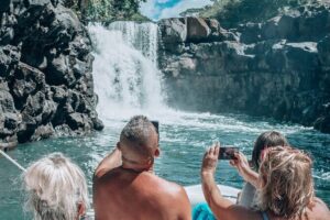 5 island tour all inclusive with Ile aux cerfs and snorkeling - GRSE waterfall cruise: views without the long hike