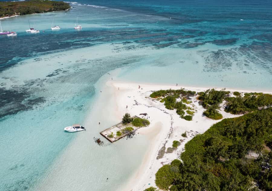 5 Islands Boat Trip, Snorkeling and Lunch on Ile aux Cerfs - Key highlights at a glance