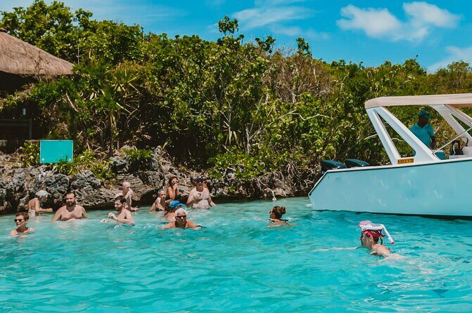 5 Islands Speedboat Cruise incl. Snorkeling in Blue Bay + Lunch at Ile aux Cerfs - Price and logistics: what you’re really paying for