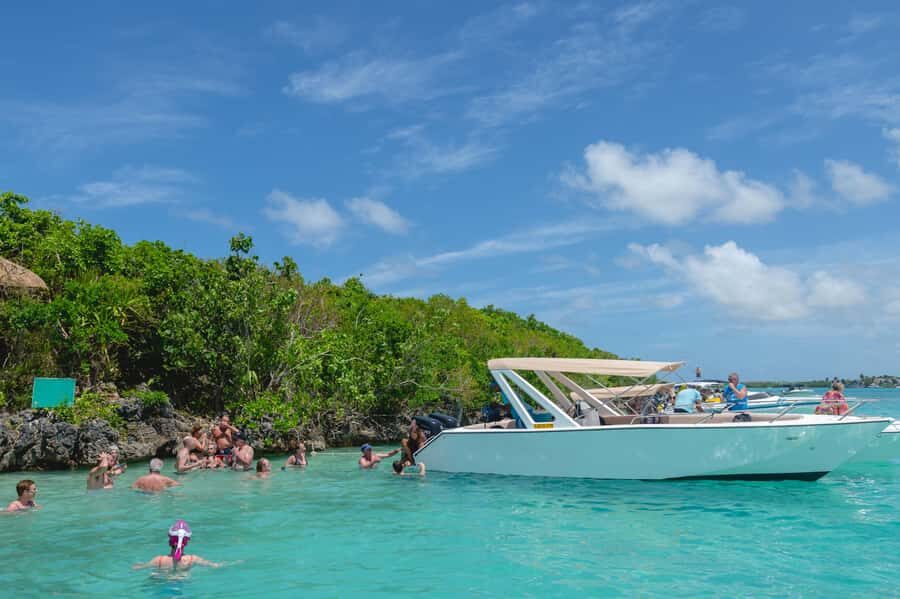 5 Islands Speedboat Cruise, Snorkeling + Lunch & Open Bar - Ile aux Cerfs: Your Big Beach Block with Lunch and Open Bar