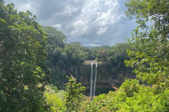 All Inclusive Full Day Tour: Chamarel Rhumrie,7-Coloured & Lunch - Rhumerie de Chamarel: rum tasting at the source