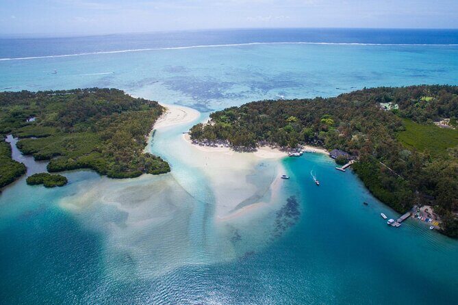 All inclusive SPEEDBOAT FULL DAY to ILE AUX CERF & GRSE WATERFALL - Price and value: what $117.11 really buys you