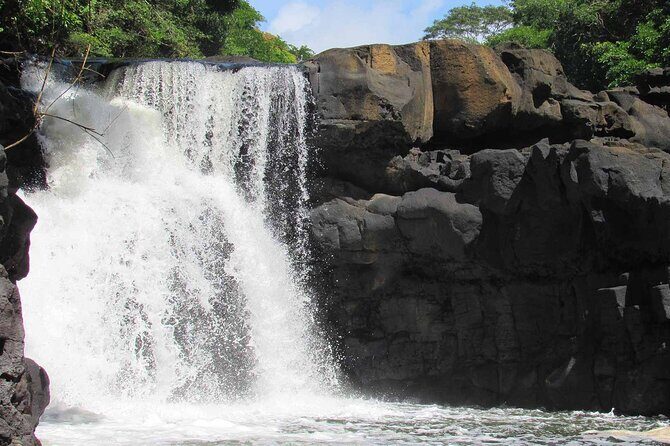 All inclusive SPEEDBOAT FULL DAY to ILE AUX CERF & GRSE WATERFALL - Who should book this day trip—and who should skip it