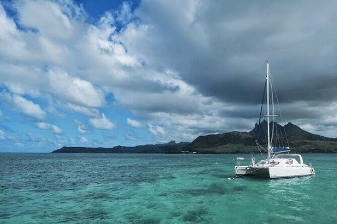 Catamaran Cruise: Isle aux Cerfs, Including BBQ Lunch, in Mauritius - Isle aux Cerfs: lunch, swimming, and that let-it-go feeling