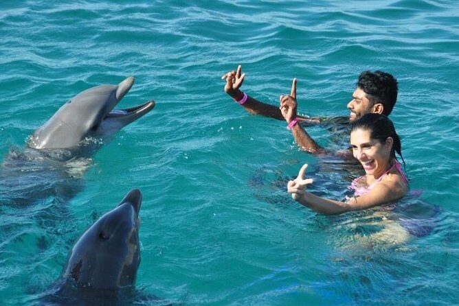 Catamaran Cruise to Ile Aux Bénitiers: Dolphin watch, Crystal Rock & Transfer - Crew, catamaran condition, and what to watch for onboard