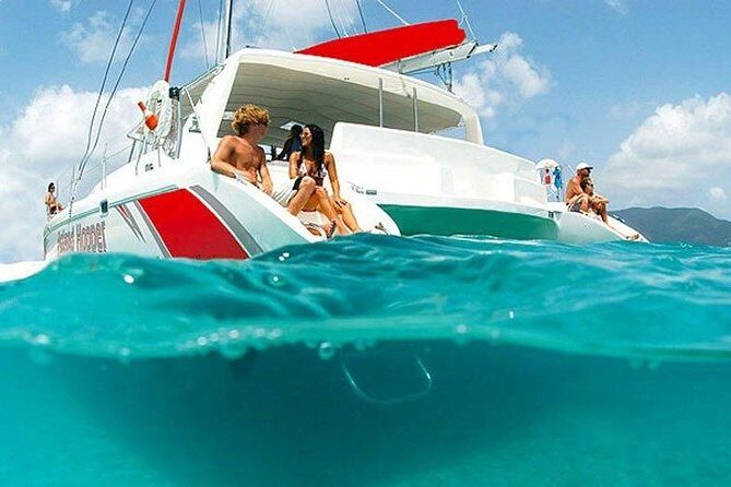 Catamaran Experience to Ile aux cerf: incl: Parasailing, Lunch, GRSE & Transfer - Ile aux Cerfs time: swimming, strolling, and the island vibe