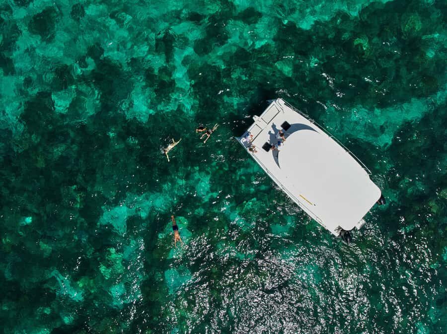Catamaran Mauritius: South East 5 Islands Catamaran Cruises - Ile aux Fouquets Lighthouse: your payoff for the sea-to-view shift