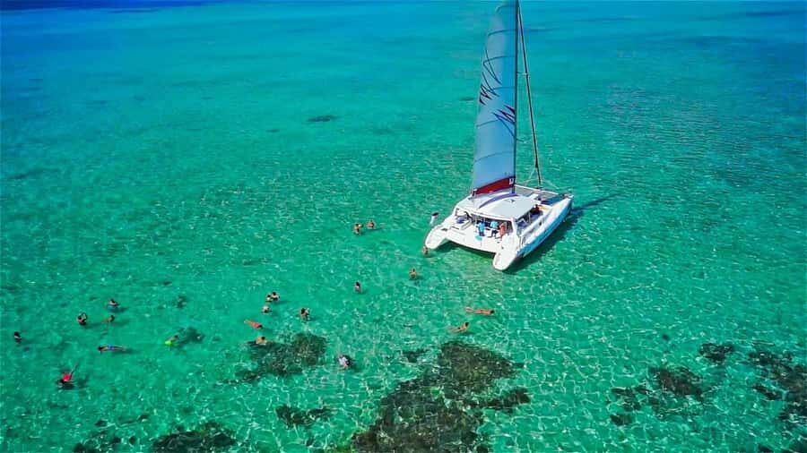 Catamaran Trip to Ile au Cerfs with Lunch and GRSE waterfall - Return Sail to Trou D’Eau Douce: Music, Jokes, and a Softer Landing