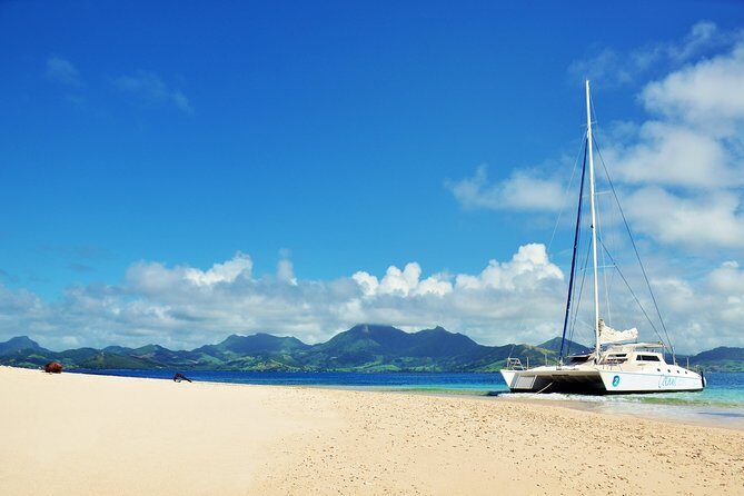 EAST Shared Cruise : OCÉANE Full day catamaran to Ile aux Cerfs - Fond blanc or Eau bleu Snorkeling: A Second Reef Chance