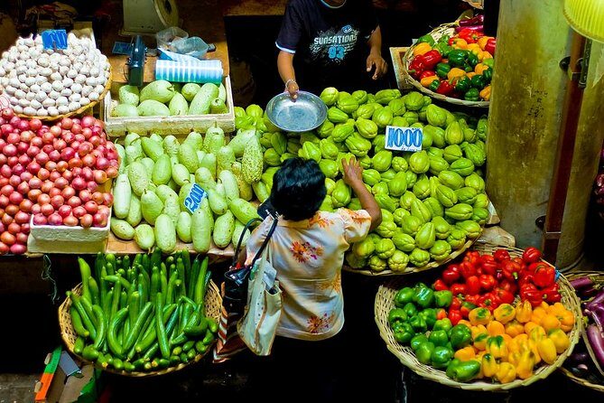 Full-day Private Mauritius Shopping Tour: including a Visit to the Capital City - China Town and Champ de Mars: quick culture without forcing a long detour