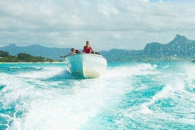Full Day Shared Speed Boat in Ile Aux Cerfs Lunch & Transfer incl - What you actually do on Île aux Cerfs (snorkelling + island time)