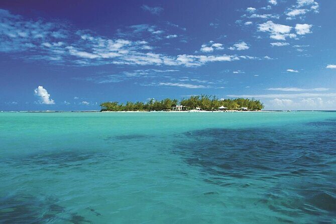 Full Day Tour 5 Island to Ile Aux Cerfs Incl. Lunch and Transfer - Speedboat-to-islands rhythm: how this tour actually feels