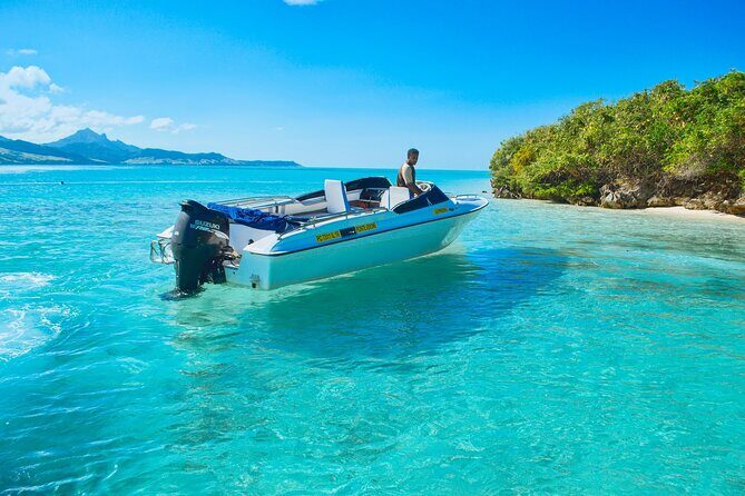 Full Day Tour 5 Island to Ile Aux Cerfs Incl. Lunch and Transfer - Pointe d’Esny shipwreck stop: history plus a shallow-reef moment