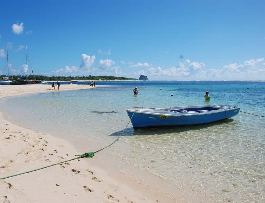 GBaie: 3 North Islands Cruise, Lunch & CoindeMire Snorkeling - Who should book this cruise (and who should skip it)