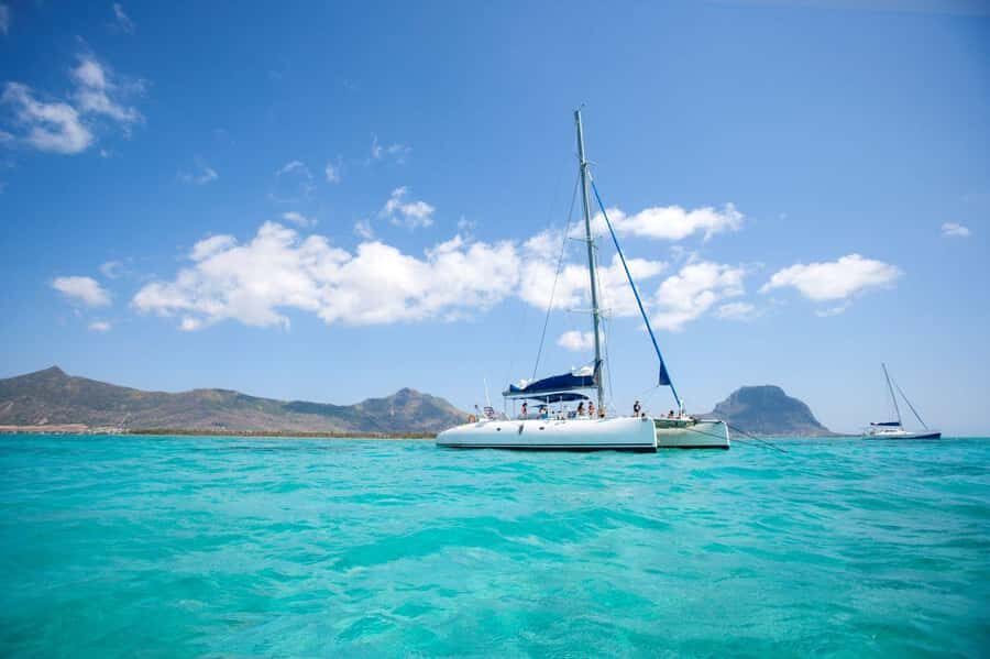 Grand Baie: Catamaran 3 Islands Cruise & Lunch on the Island - Why This Grand Baie 3-Island Day Feels Like a Real Getaway