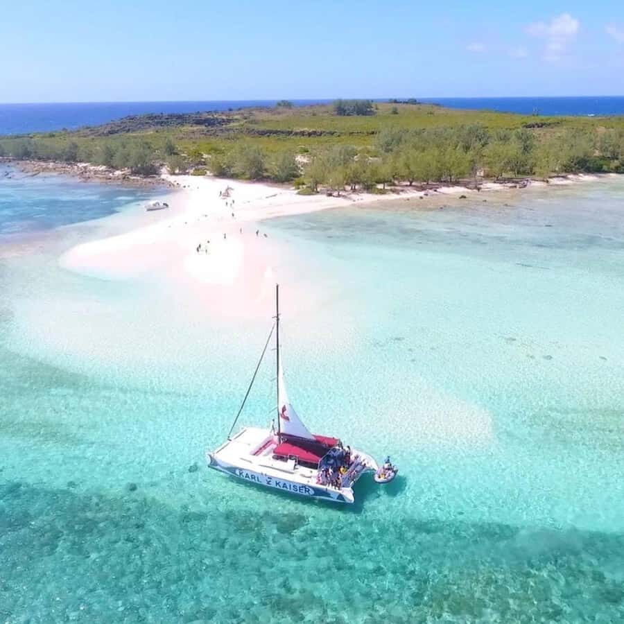 Grand Baie: Catamaran 3 Islands Cruise & Lunch on the Island - Coin de Mire Pass-By: Close Views, But No Landing