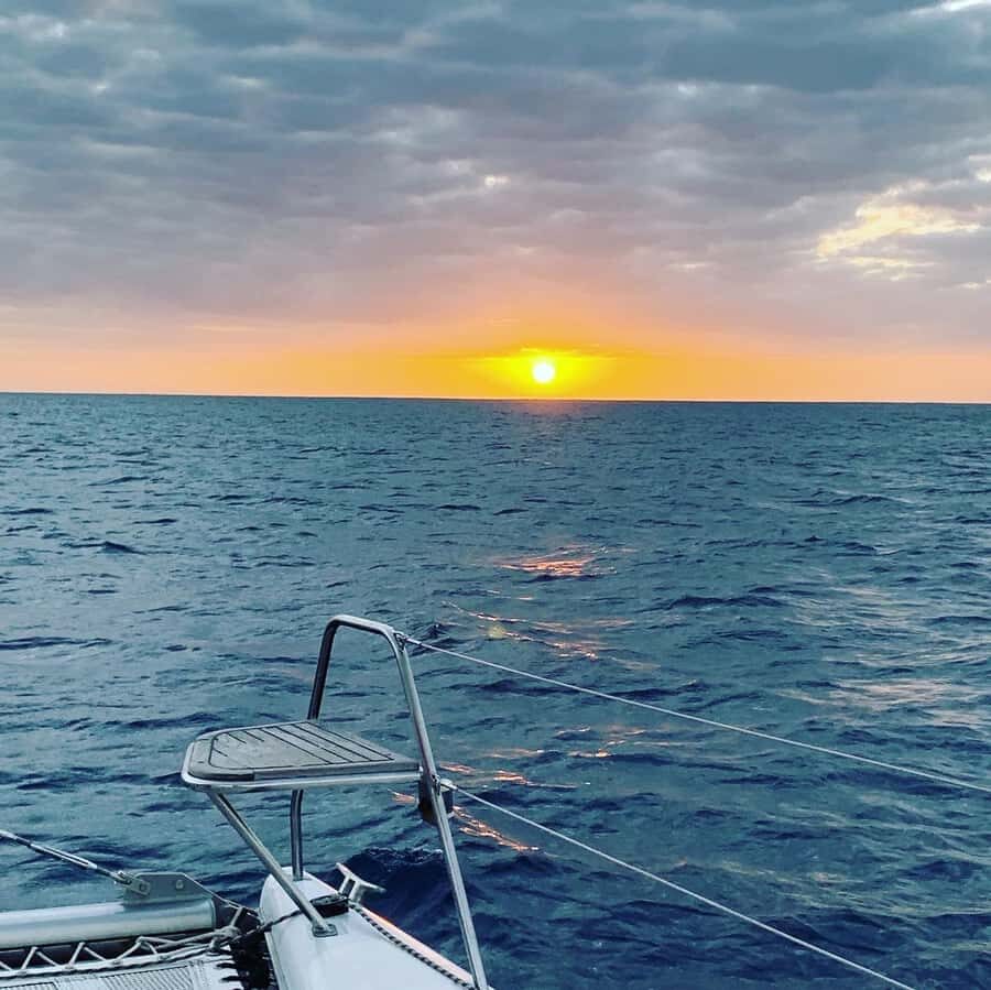 Grand Baie: Cocktail & Sunset Catamaran Cruise - The 2-hour flow: what you’ll do on the water