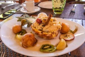 Grand Baie: Guided Walking Food Tour - Starting at Happy Rajah: where your appetite gets permission