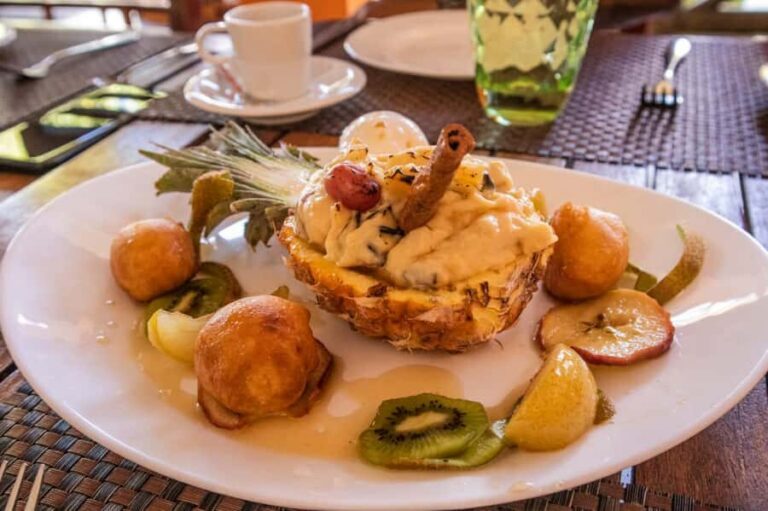 Grand Baie: Guided Walking Food Tour - Starting at Happy Rajah: where your appetite gets permission