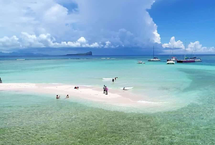 Grand Bay: Catamaran Cruise to Flat Island with BBQ Lunch - Île Plate (Flat Island): beach, lagoon swim, and island trails