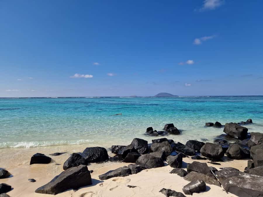Grand Bay: Catamaran Cruise to Flat Island with BBQ Lunch - Comfort, group size, and why noise can matter