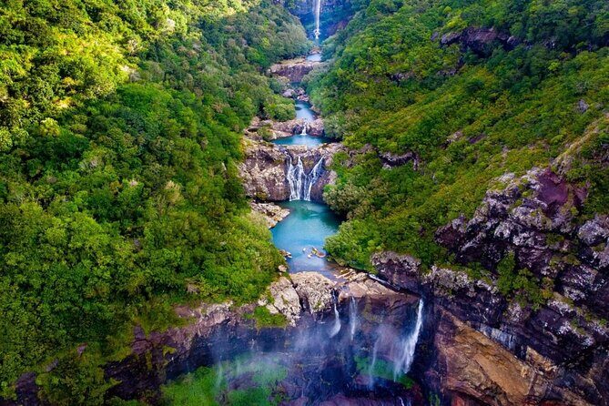 Guided Hiking The 7 WATERFALLS with relaxing car tour in the end - The route: five accessible waterfalls and two optional challenges
