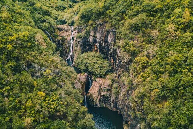 Half Day Hike to Seven Waterfalls in Mauritius - Tamarind Falls via 7 Cascades: why this hike is worth your time