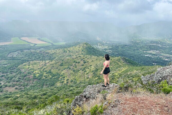 Hiking La Tourelle Mountain in Mauritius - What the route feels like: rainforest, beaches, and steady elevation