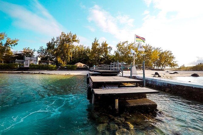 Ile aux 2 Cocos Full Day on All Inclusive with complimentary activities - Getting There From Balaclava: Pickup and the Boat Transfer Rhythm