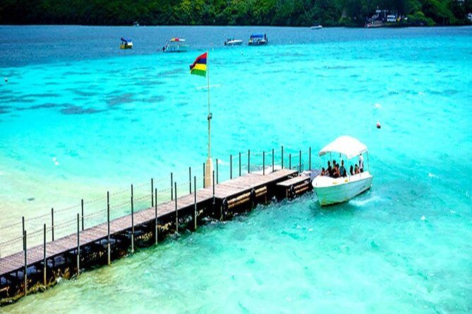 Ile aux 2 Cocos Full Day on All Inclusive with complimentary activities - Lunch and Unlimited Drinks: Where the Value Shows Up
