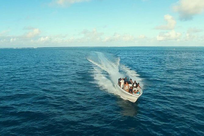 Ile aux Cerf: Speed boat with Parasailing & Tube Riding and Lunch - Undersea Walking: Coral Reef Garden, Feet First