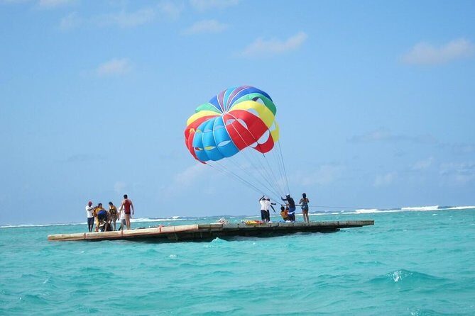 Ile aux Cerf: Speed boat with Parasailing & Tube Riding and Lunch - Tube Riding: Big Turns, Fast Water, Serious Fun
