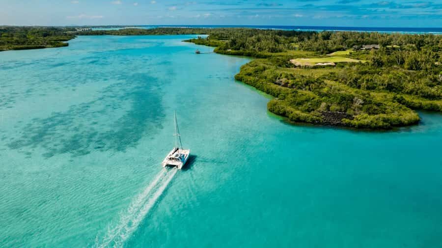 Ile Aux Cerfs: Catamaran Cruise, island, waterfalls, Lunch - What the BBQ lunch (and drinks) really add