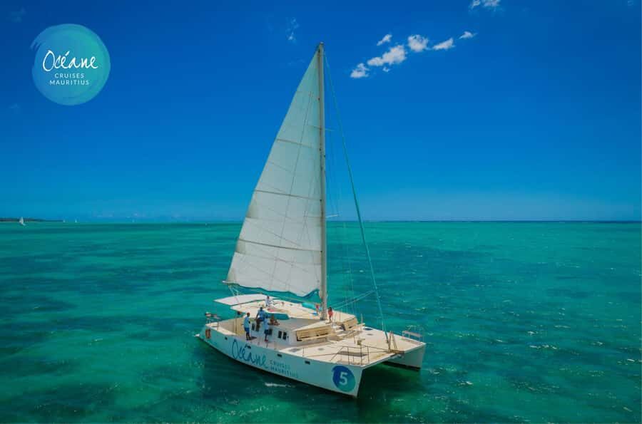Île aux Cerfs: Private Catamaran Cruise with Gourmet Lunch - Why a Private Catamaran Day Works on Mauritius East Coast