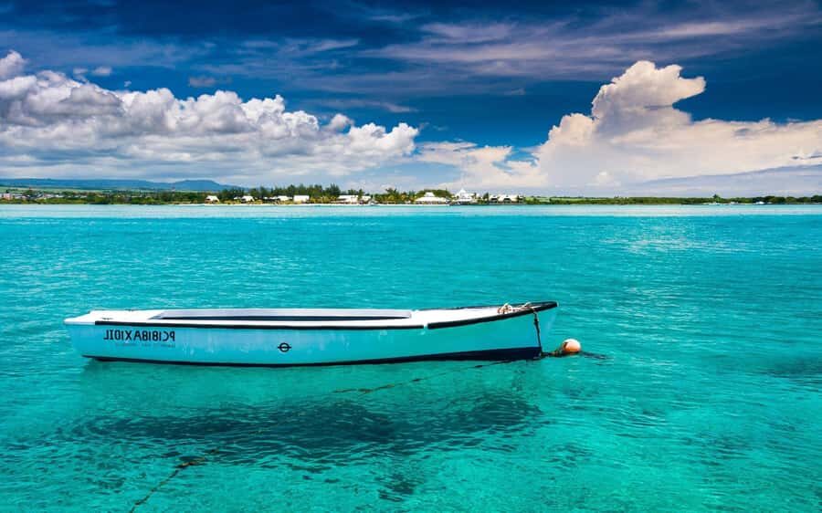 Ile aux cerfs: Private picnic, waterfall, bbq beach lunch - Ile aux Cerfs beach and lagoon: where the day turns into leisure