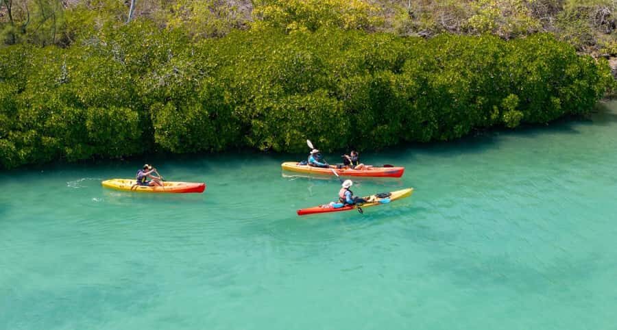 Ile d Ambre Kayaking - Crossing to the ruins: a short walk with a 300-year story
