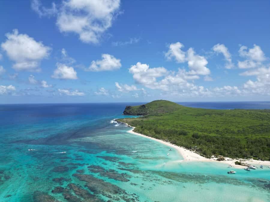 Ilot Gabriel: Catamaran Cruise & BBQ Lunch - Snorkelling smart on Ilot Gabriel: ocean colours and a current check