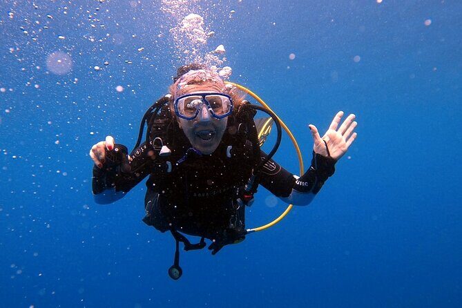 Join us for your first bubbles - First Bubbles in Tamarin Bay: A Beginner-Friendly Scuba Starter