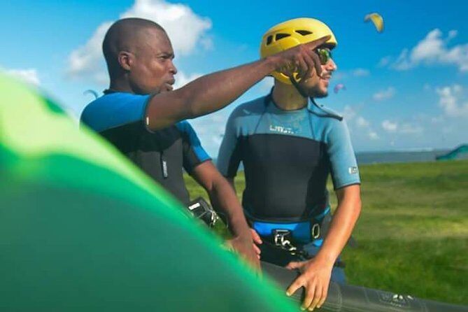 Kitesurfing lesson and rental at a cheaper price and with qualified instructor - Le Morne Start Point: Simple Meeting, Real Coaching Time