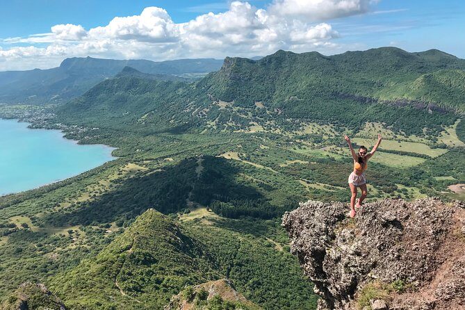 Le Morne Mountain Sunrise Hike & Climb - Morning vs afternoon: choosing the right time for your day