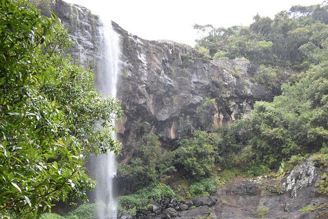 Les septs Cascades Tamarind Falls - The Stuff You Get Included vs Need to Bring