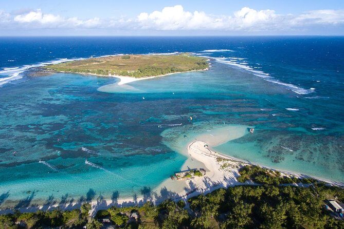 Luxury Catamaran Cruise: The Northern Islands - Getting there: Bain Boeuf start time and the no-pickup reality