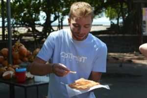 Mahebourg Village Food Tour - The tastings: how the food becomes the real tour guide