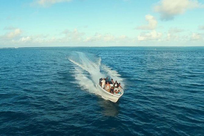 Marvelous Ile aux Cerf island: Speed Boat, Parasailing, Lunch & GRSE waterfall - Islet Margenie BBQ lunch: more than food, with drinks timing