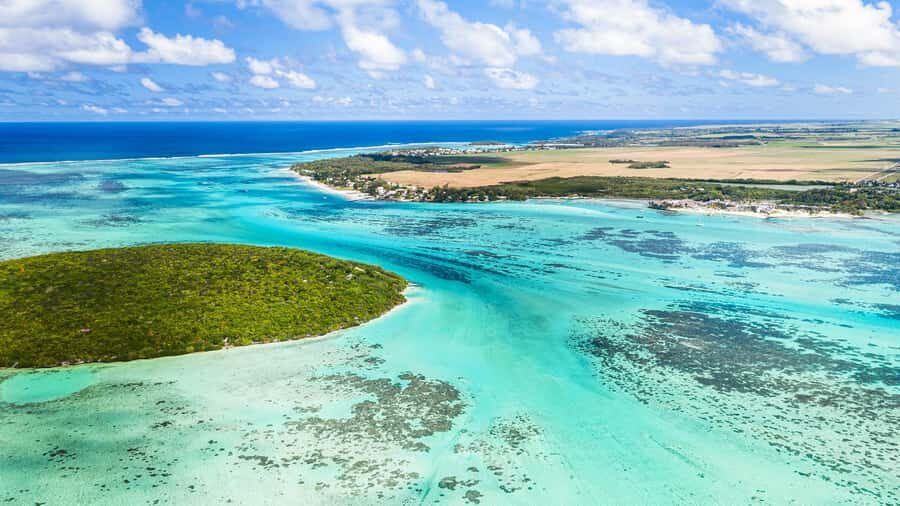 Mauritius: 5 East Coast Islands Tour with Snorkeling & Lunch - Ile aux Cerfs: Market Time, Snorkeling, and a Proper Beach Break