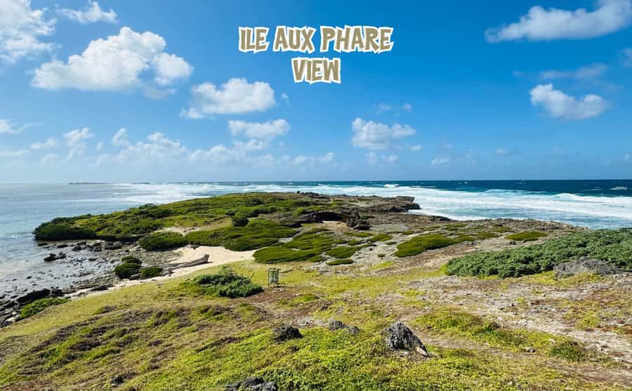 Mauritius: 5 Islands of the East Speedboat Tour with BBQ - Île aux Phare lighthouse stop: volcanic rocks and serious coastline drama