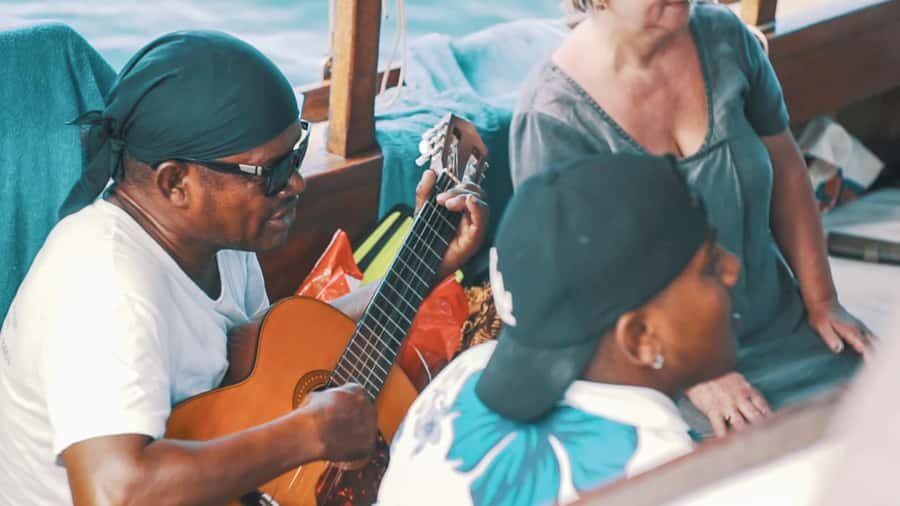 Mauritius: Boat trip to Ile aux Cerfs with Lunch/waterslide - Snorkeling stop in the east-coast lagoon: what you should expect