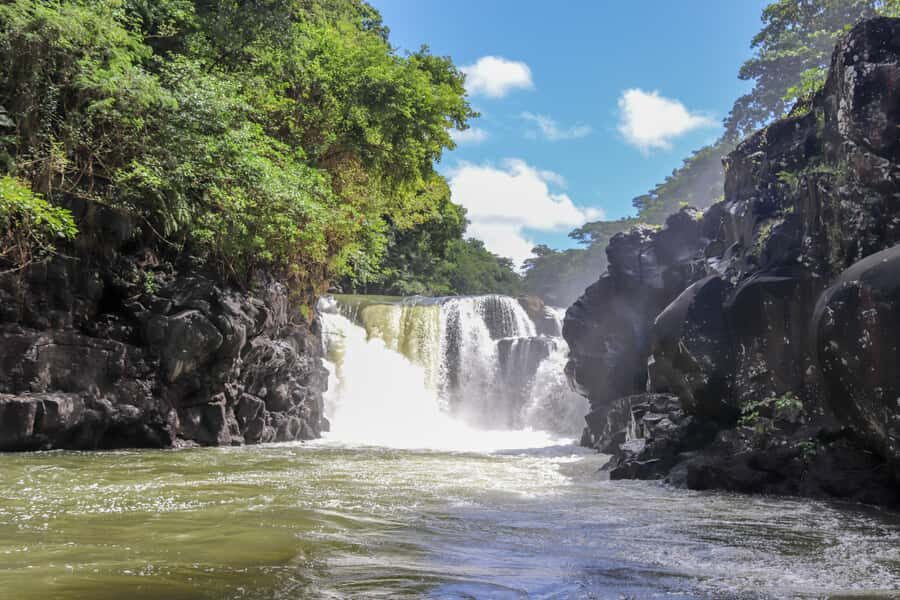 Mauritius: Boat trip to Ile aux Cerfs with Lunch/waterslide - BBQ lunch and unlimited drinks: where the value really shows
