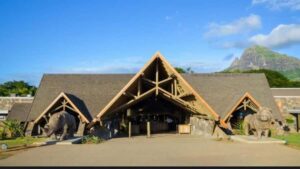 Mauritius: Casela nature parks & flic en flac beach - Casela Nature Park: birds, African animals, and real walking time