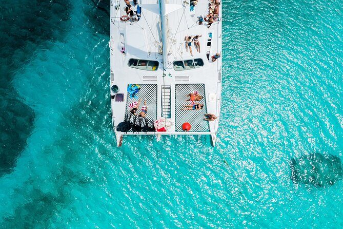 Mauritius Catamaran Cruise to Ile Aux Cerfs with BBQ Lunch - BBQ Lunch Onboard: Halal Food and a Serious Drinks List